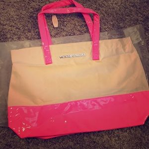 VS | NWT canvas bag